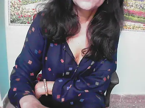 Snapshot of Lovely_bhabhi143 chatting on 03-08-26, 06:17 Lovely bhabhi143 online show from 03-08-26, 06:17
