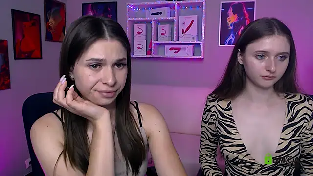 Snapshot of nekky_mouse chatting on 09-26-25, 08:13 nekky mouse online show from 09-26-25, 08:13