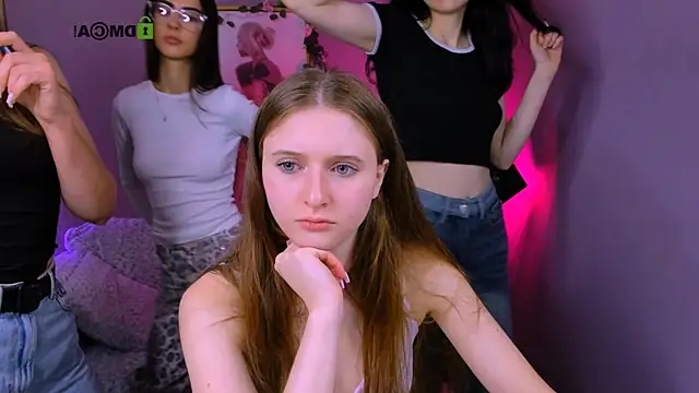 Snapshot of nekky_mouse chatting on 10-06-25, 09:29 nekky mouse online show from 10-06-25, 09:29