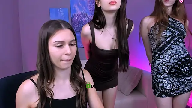 Snapshot of nekky_mouse chatting on 10-17-25, 07:49 nekky mouse online show from 10-17-25, 07:49