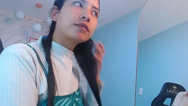 victoria hernandez t  online show from 03-31-26, 01:11