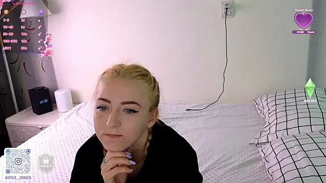 Snapshot of space_danger chatting on 09-09-25, 05:07 space danger online show from 09-09-25, 05:07