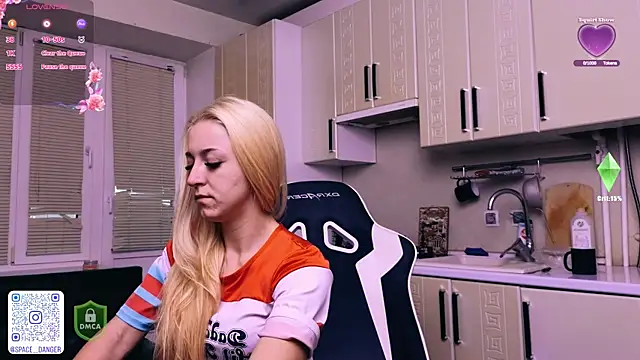 Snapshot of space_danger chatting on 10-14-25, 04:02 space danger online show from 10-14-25, 04:02