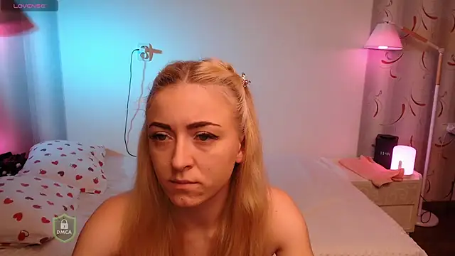 Snapshot of space_danger chatting on 11-09-25, 08:45 space danger online show from 11-09-25, 08:45