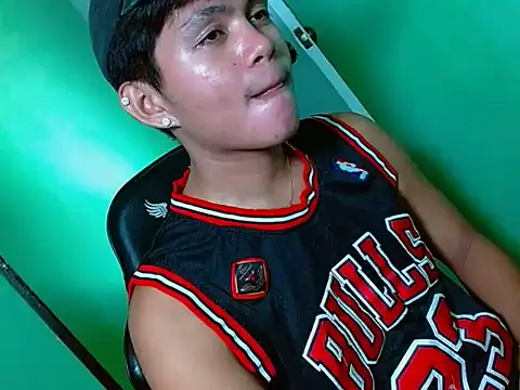 Snapshot of Alexx_143 chatting on 05-15-26, 01:23 Alexx 143 online show from 05-15-26, 01:23