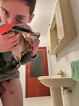 Snapshot of Qualepass chatting on 01-09-26, 06:53 Qualepass online show from 01-09-26, 06:53