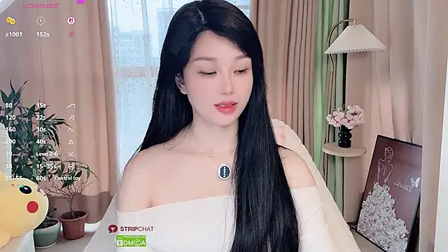 Xiatian520  online show from 10-31-25, 06:14