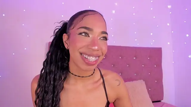 Snapshot of dulce_brown01 chatting on 05-30-26, 02:03 dulce brown01 online show from 05-30-26, 02:03