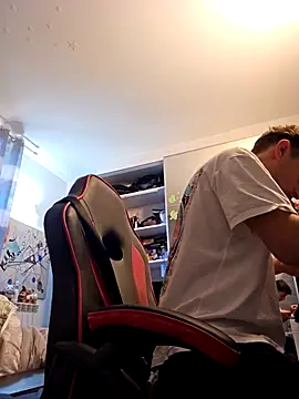 Snapshot of Thelouniost334___ chatting on 10-06-25, 10:56 Thelouniost334 online show from 10-06-25, 10:56