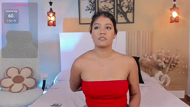 Camila Bustamante online show from 11-20-25, 03:23