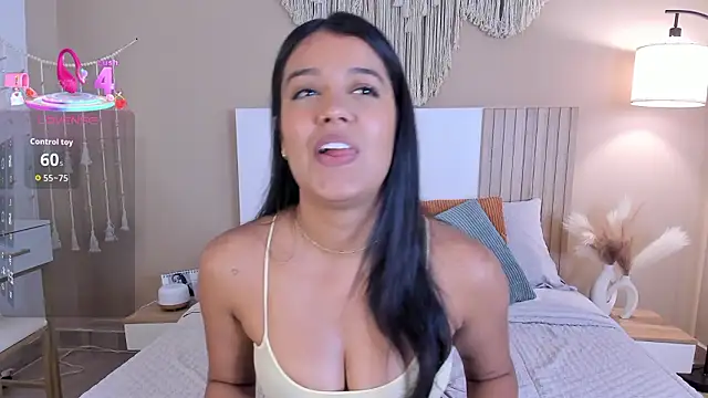 Snapshot of Camila_Bustamante chatting on 03-19-26, 03:49 Camila Bustamante online show from 03-19-26, 03:49