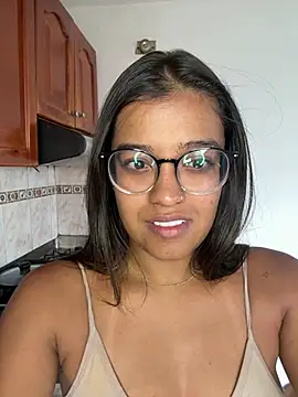 Snapshot of Camila_Bustamante chatting on 03-27-26, 04:18 Camila Bustamante online show from 03-27-26, 04:18