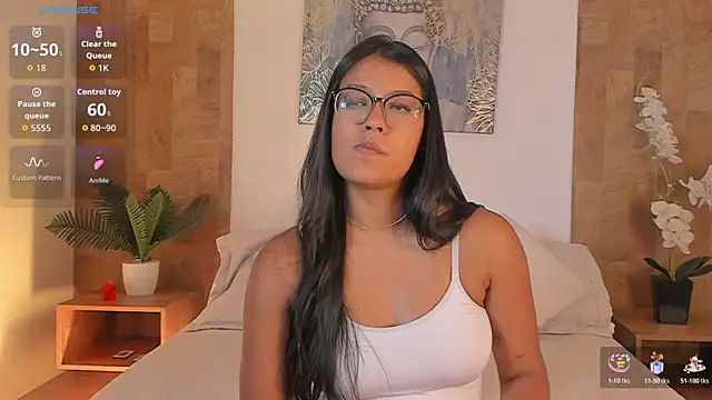 Snapshot of Camila_Bustamante chatting on 04-13-26, 08:58 Camila Bustamante online show from 04-13-26, 08:58