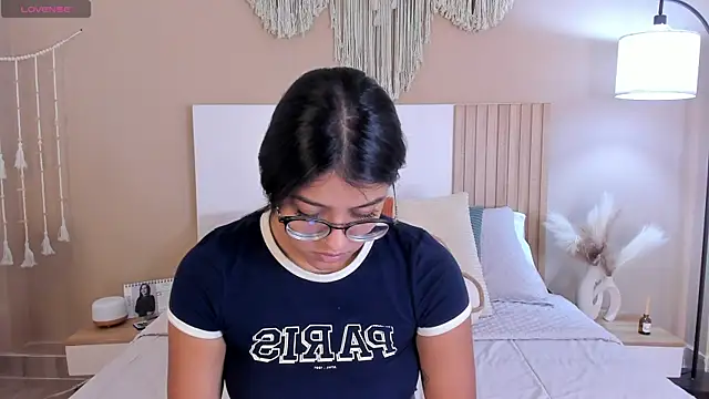 Snapshot of Camila_Bustamante chatting on 05-02-26, 04:34 Camila Bustamante online show from 05-02-26, 04:34