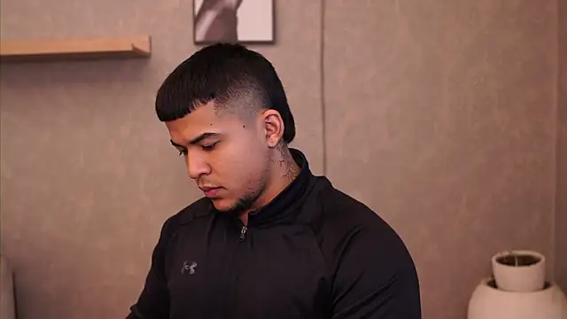 Thiago Valente online show from 04-14-26, 01:39