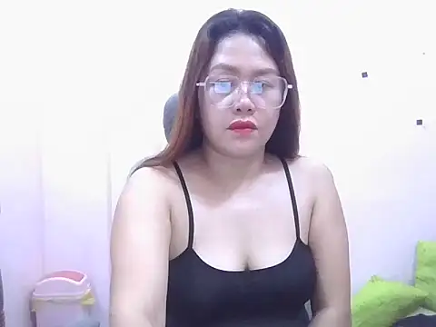 WildPussy4uxx online show from 11-25-25, 05:07