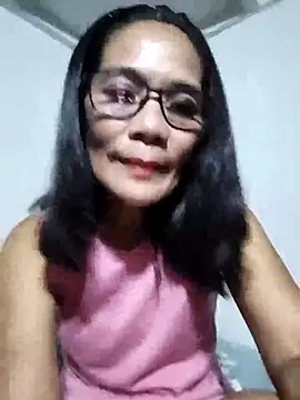 Snapshot of ImYourWoman_55 chatting on 04-30-26, 01:39 ImYourWoman 55 online show from 04-30-26, 01:39