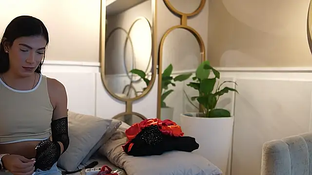 Ariaa Isabell online show from 12-16-25, 06:24