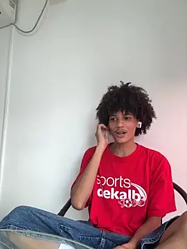 Snapshot of Max_Rain chatting on 09-19-25, 04:40 Max Rain online show from 09-19-25, 04:40