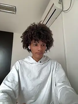 Snapshot of Max_Rain chatting on 09-22-25, 06:10 Max Rain online show from 09-22-25, 06:10