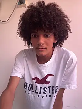 Snapshot of Max_Rain chatting on 10-07-25, 07:22 Max Rain online show from 10-07-25, 07:22