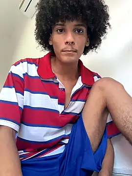 Snapshot of Max_Rain chatting on 10-22-25, 07:35 Max Rain online show from 10-22-25, 07:35