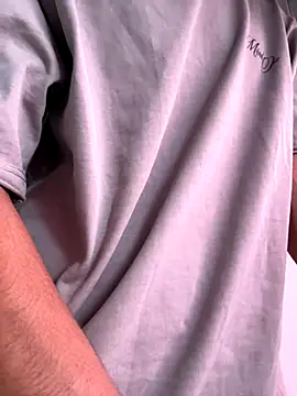 Snapshot of Max_Rain chatting on 10-23-25, 03:22 Max Rain online show from 10-23-25, 03:22