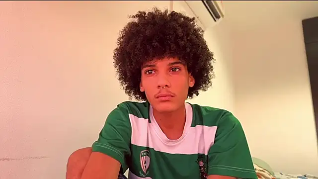 Snapshot of Max_Rain chatting on 10-30-25, 08:09 Max Rain online show from 10-30-25, 08:09