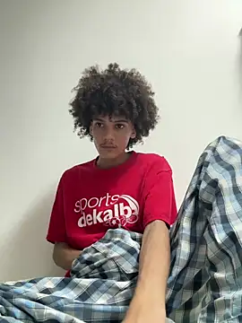 Snapshot of Max_Rain chatting on 12-15-25, 11:14 Max Rain online show from 12-15-25, 11:14