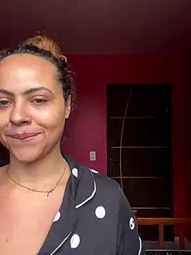 Chloe Leaozinho online show from 10-07-25, 06:16