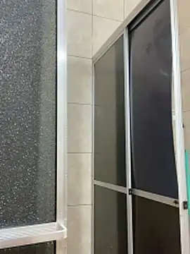 Chloe Leaozinho online show from 10-12-25, 04:06