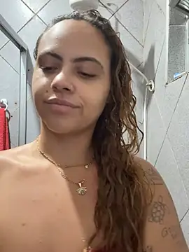 Chloe Leaozinho online show from 04-16-26, 10:01