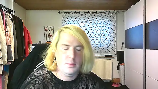 Snapshot of tanja844 chatting on 04-16-26, 08:04 tanja844 online show from 04-16-26, 08:04