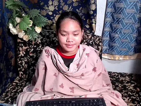 Snapshot of prettykrysgirl chatting on 03-31-26, 12:12 prettykrysgirl online show from 03-31-26, 12:12