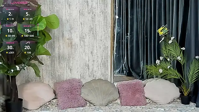 Maya Collins  online show from 03-26-26, 07:52