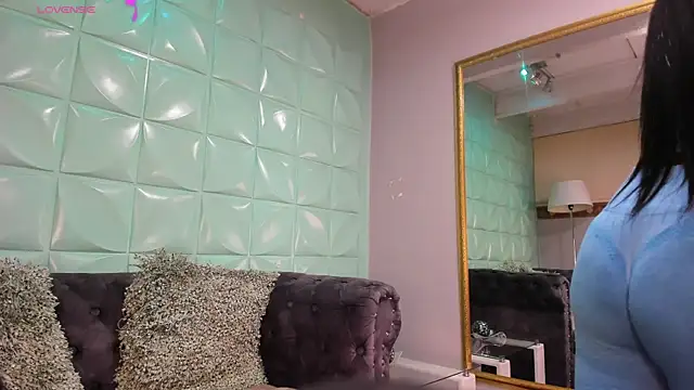 SailonTeen online show from 11-30-25, 01:59