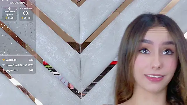 Snapshot of Sarah-Grace chatting on 06-15-26, 03:53 Sarah-Grace online show from 06-15-26, 03:53