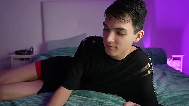 Snapshot of MattyandAiden chatting on 02-08-26, 08:01 MattyandAiden online show from 02-08-26, 08:01