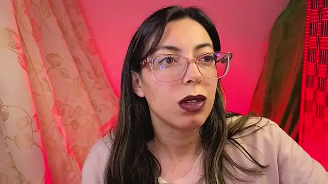 Snapshot of Miranda_sexlove_ chatting on 12-15-25, 07:34 Miranda sexlove online show from 12-15-25, 07:34