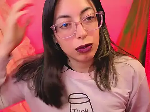 Snapshot of Miranda_sexlove_ chatting on 12-17-25, 07:36 Miranda sexlove online show from 12-17-25, 07:36