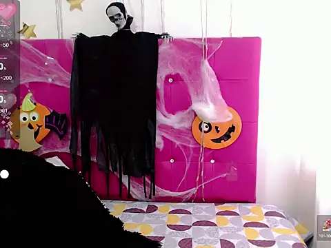 sara arias00 online show from 10-29-25, 01:24