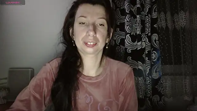 Snapshot of RosieHayes chatting on 11-28-25, 03:36 RosieHayes online show from 11-28-25, 03:36