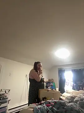 Snapshot of mommyxxmilkerxx chatting on 04-14-26, 08:04 mommyxxmilkerxx online show from 04-14-26, 08:04