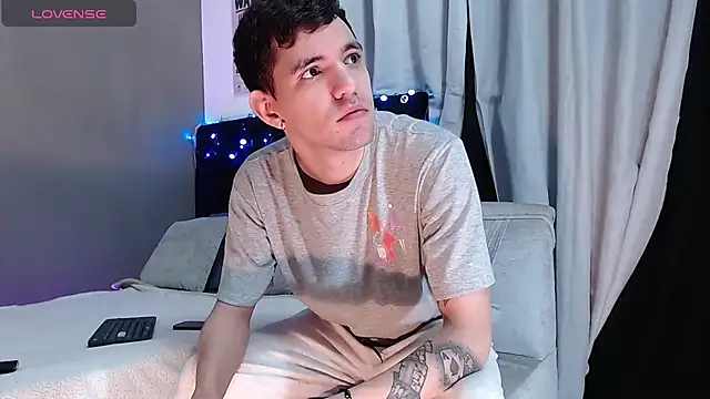 Snapshot of Matteo12_ chatting on 11-29-25, 06:16 Matteo12 online show from 11-29-25, 06:16