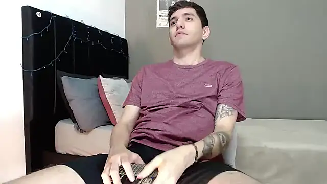 Snapshot of Matteo12_ chatting on 12-16-25, 04:28 Matteo12 online show from 12-16-25, 04:28