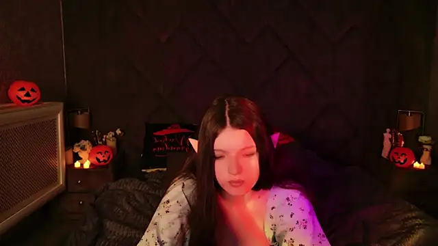 Gaby Essen online show from 10-31-25, 08:32