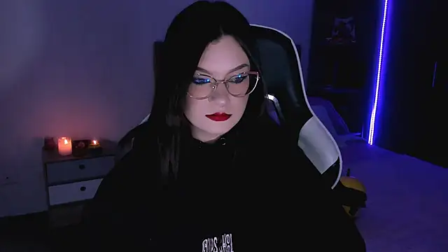 Snapshot of OphelianaRose33 chatting on 09-14-25, 10:31 OphelianaRose33 online show from 09-14-25, 10:31