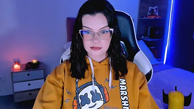 Snapshot of OphelianaRose33 chatting on 09-23-25, 10:13 OphelianaRose33 online show from 09-23-25, 10:13