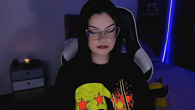 Snapshot of OphelianaRose33 chatting on 09-26-25, 10:14 OphelianaRose33 online show from 09-26-25, 10:14