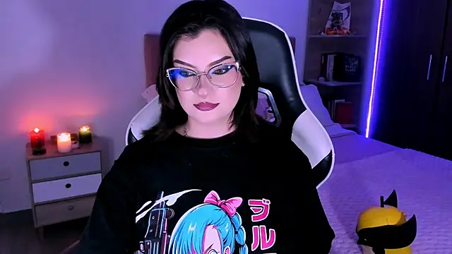 Snapshot of OphelianaRose33 chatting on 10-24-25, 11:23 OphelianaRose33 online show from 10-24-25, 11:23